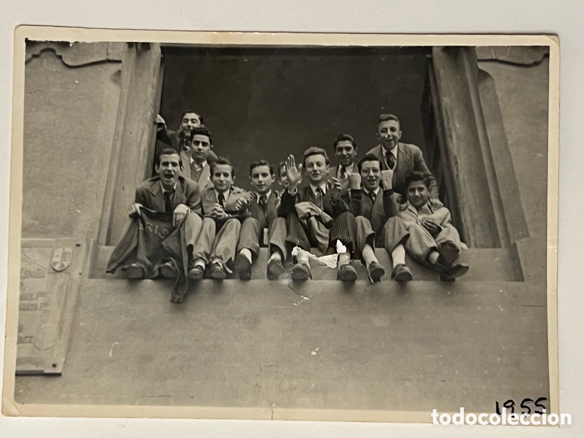 Fotograf&iacute;a antigua: VALENCIA FUTBOL. Colegios, Dominicos 10 - Maristas 7.. Hinchada del Pilar (a.1955) DA&Ntilde;ADA