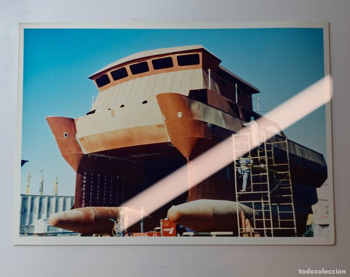 Fotograf&iacute;a antigua: Antigua fotograf&iacute;a. Construcci&oacute;n del pesquero Cabo Santa Pola. Alicante. A&ntilde;os 90
