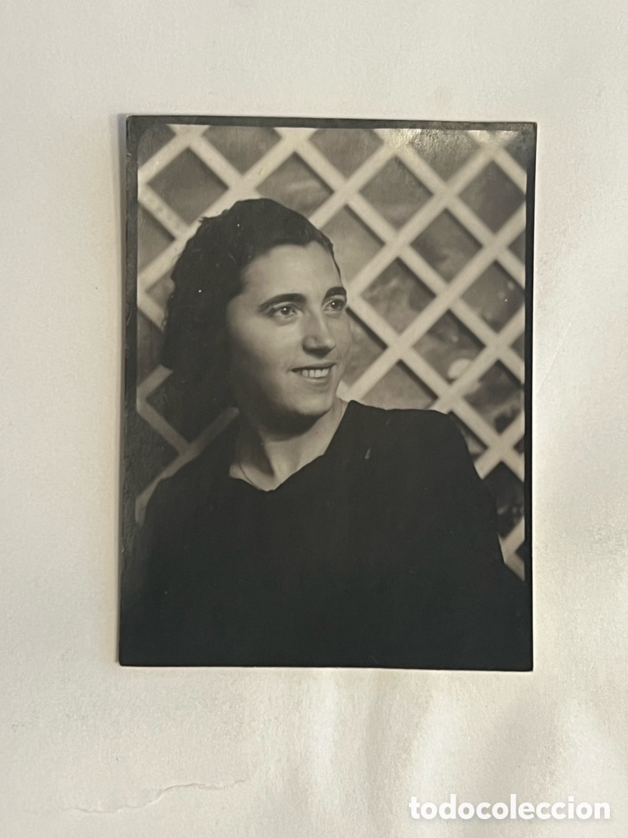 Fotograf&iacute;a antigua: FOTOMATON XL.. Fotograf&iacute;a Joven de perfil.. (h.1945?) Med&iacute;das: 6 x 8 cm.,