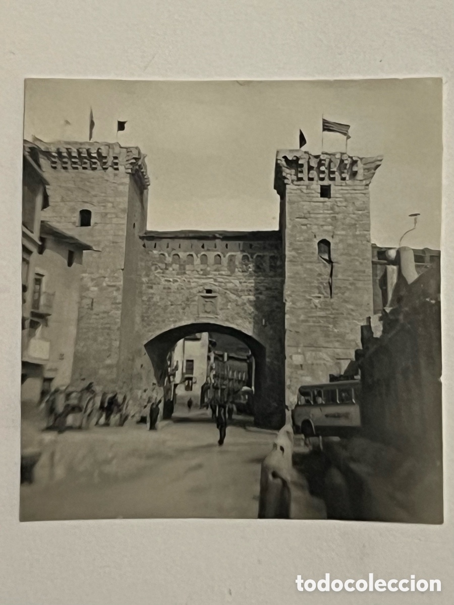 Fotograf&iacute;a antigua: DAROCA (Zaragoza) Fotograf&iacute;a Vista panor&aacute;mica Puerta Baja.. Octubre de 1954, Medidas: 4 x 4 cm