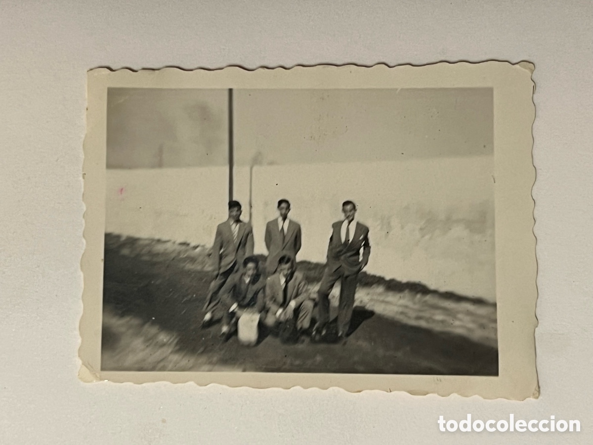 Fotograf&iacute;a antigua: NAZARET, Valencia.. Campo de f&uacute;tbol Ciudad de los Muchachos.., a la salida del campo (a.1954)