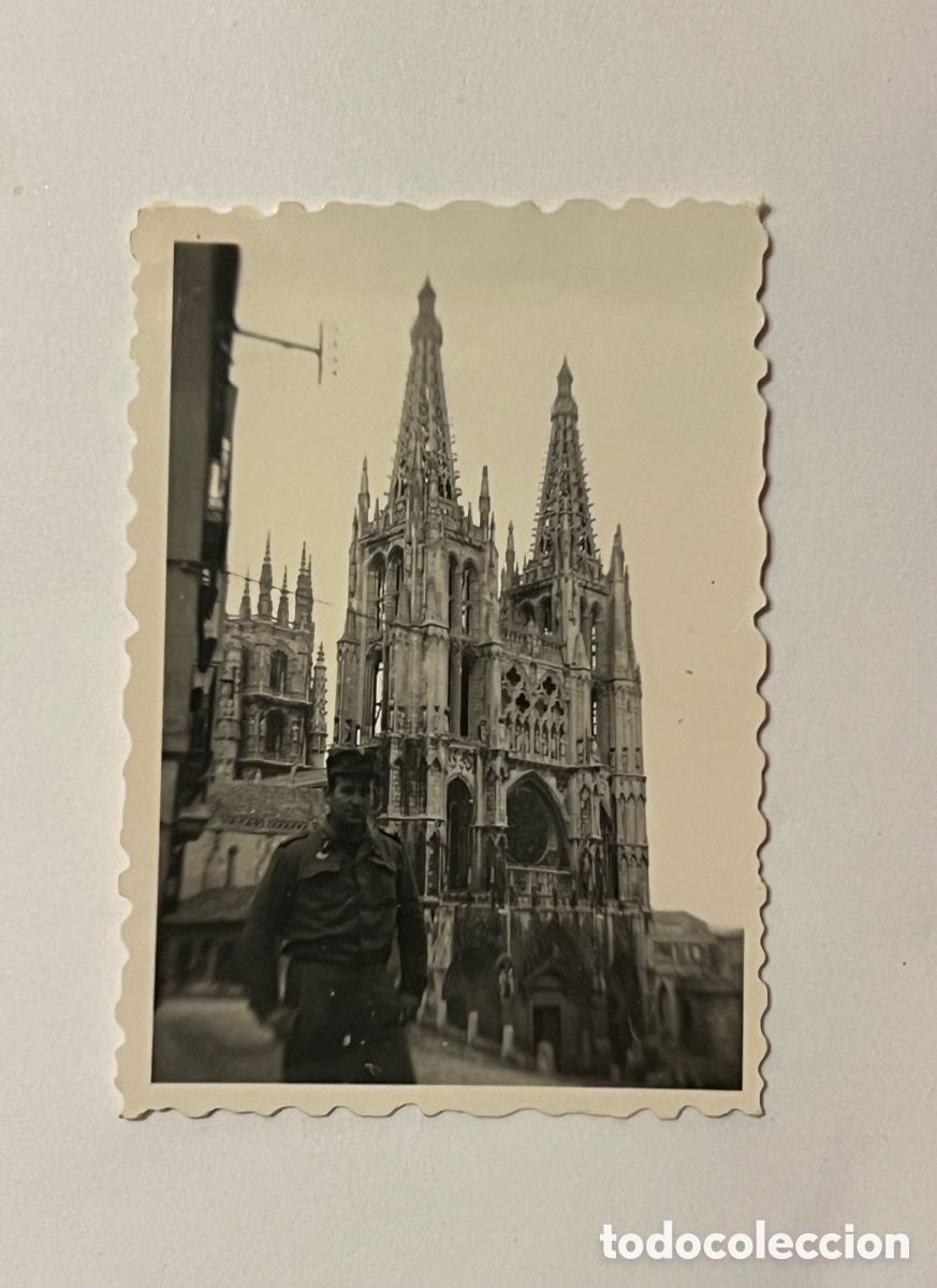 Fotograf&iacute;a antigua: BURGOS. Fotograf&iacute;a Soldados frente a la Catedral..Junio de 1961