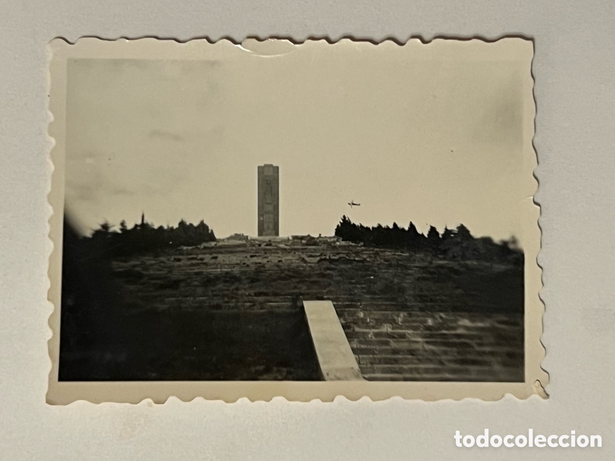 Fotograf&iacute;a antigua: BURGOS. Monumento a Mola. Fotograf&iacute;a panor&aacute;mica, Junio de 1961, Medidas: 4,5 x 6