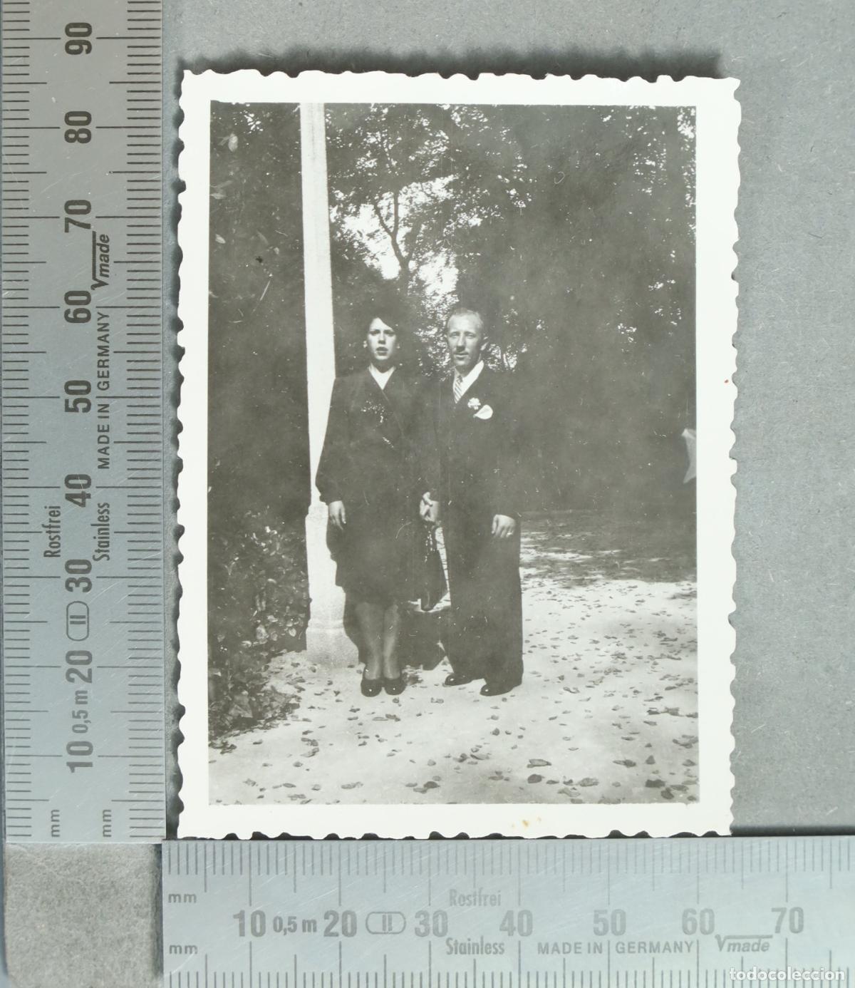 Fotograf&iacute;a antigua: FOTOGRAFIA. Pareja en el parque hacia 1930