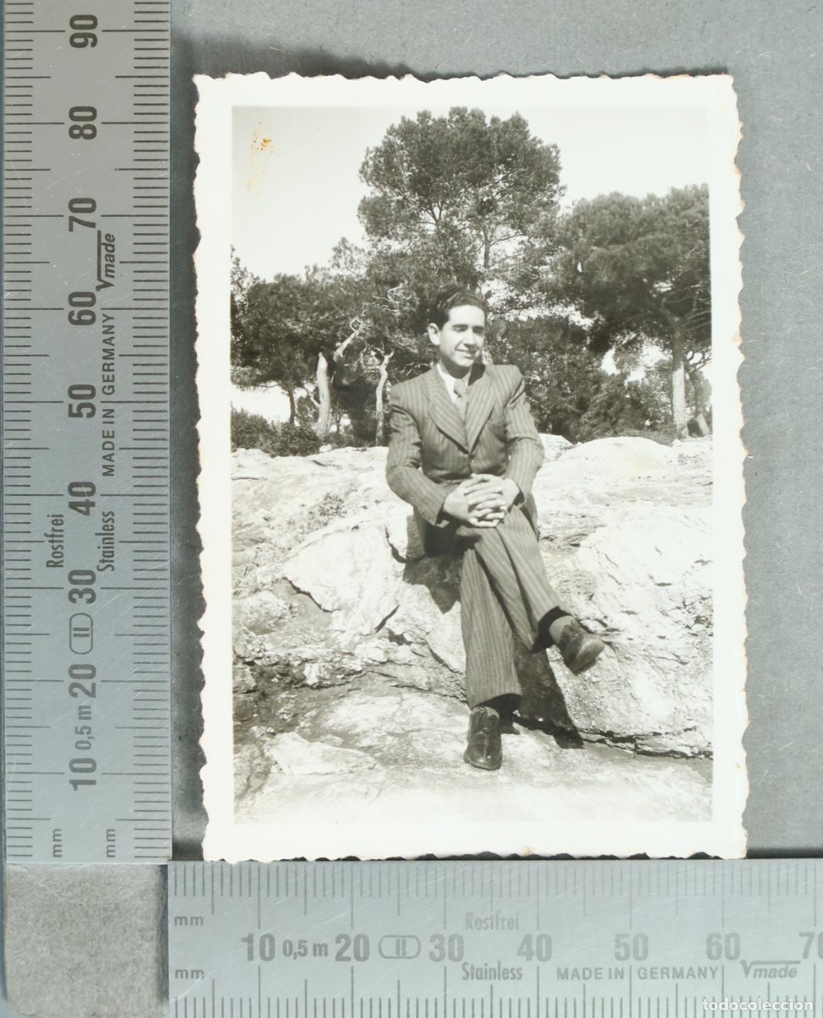 Fotograf&iacute;a antigua: FOTOGRAFIA. Palma de Mallorca - Hombre sentado en la naturaleza 1935