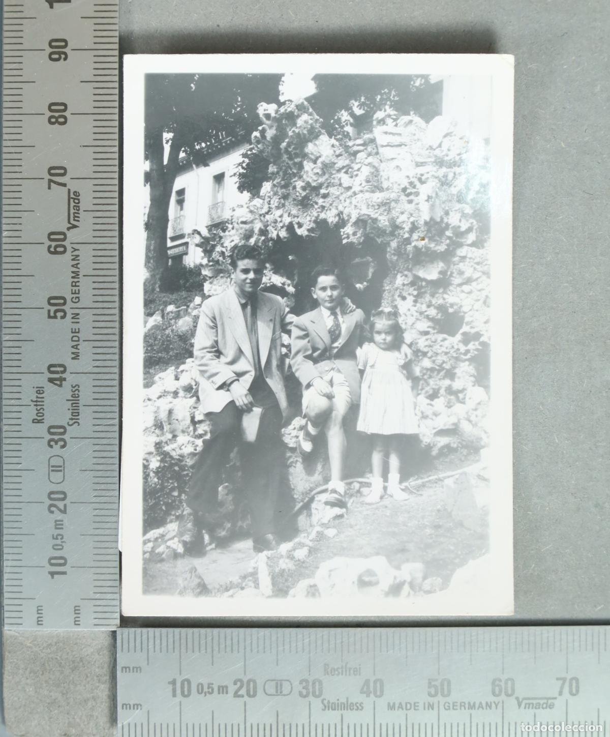 Antique Photography: FOTOGRAFIA. familia en formacion rocosa hacia 1940