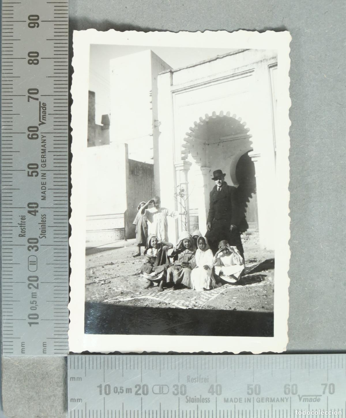 Antique Photography: FOTOGRAFIA. Larache - Grupo con hombre y ni&ntilde;os 1936