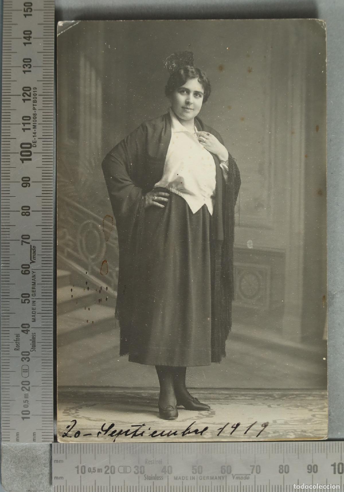 Fotograf&iacute;a antigua: FOTOGRAFIA. Retrato de mujer con mant&oacute;n KAULAK 1919
