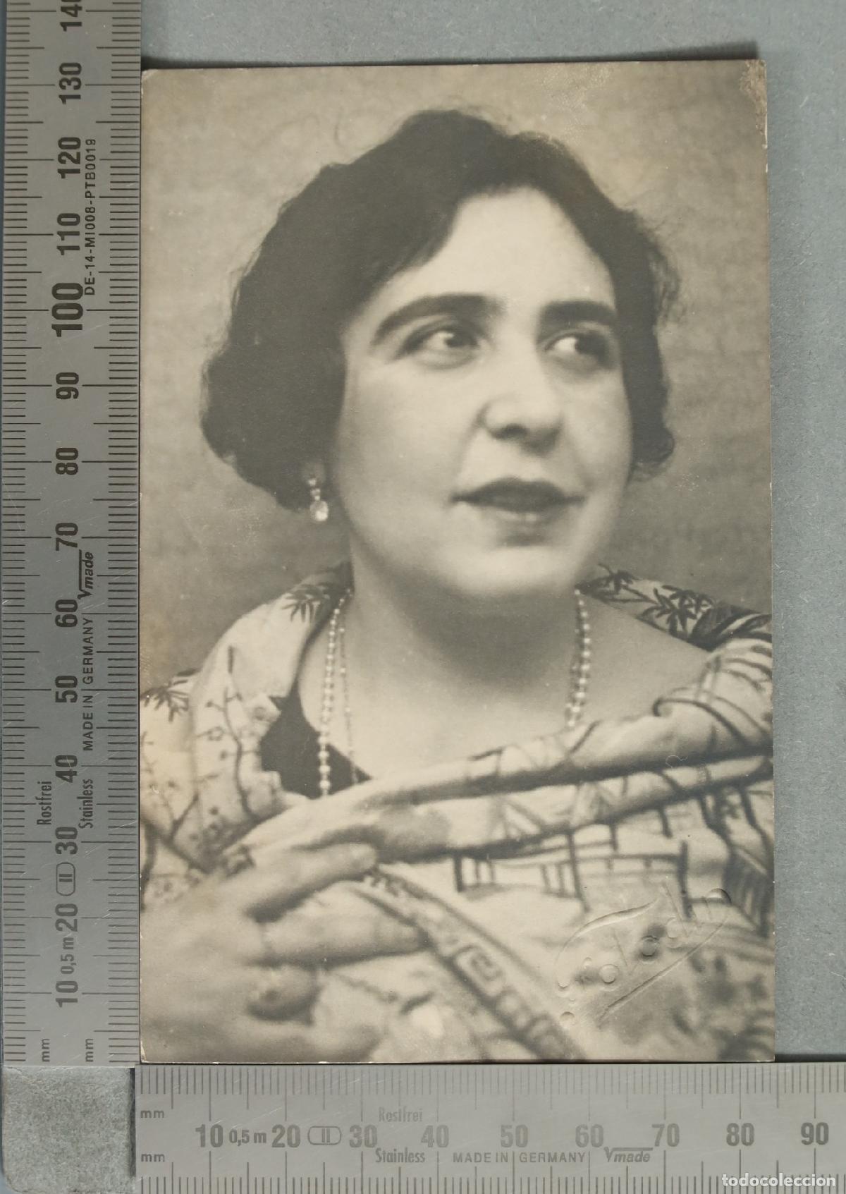 Fotograf&iacute;a antigua: FOTOGRAFIA. Retrato de mujer con mant&oacute;n CHINERIAS hacia 1920