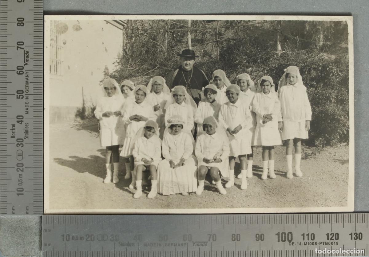 Fotograf&iacute;a antigua: FOTOGRAFIA. Primera comuni&oacute;n - Grupo de ni&ntilde;os con Manuel Gonz&aacute;lez Garc&iacute;a OBISPO hacia 1920