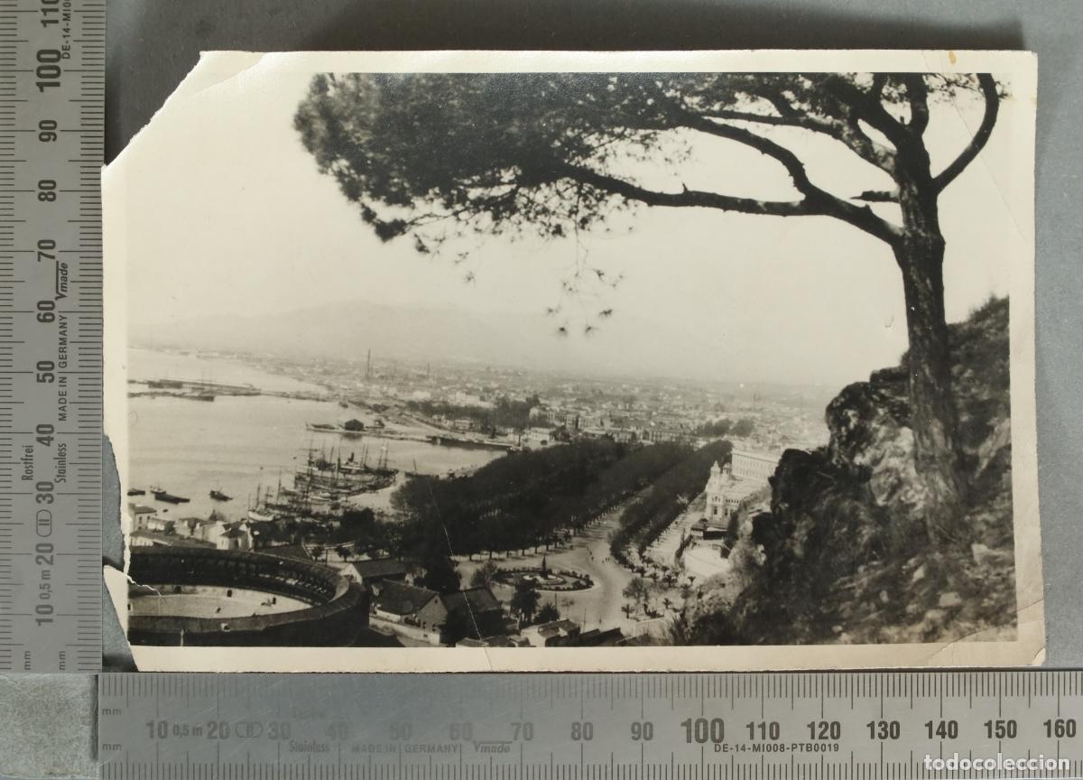 Fotograf&iacute;a antigua: FOTOGRAFIA. Vista panor&aacute;mica de puerto y ciudad MALAGA PLAZA DE TOROS hacia 1920