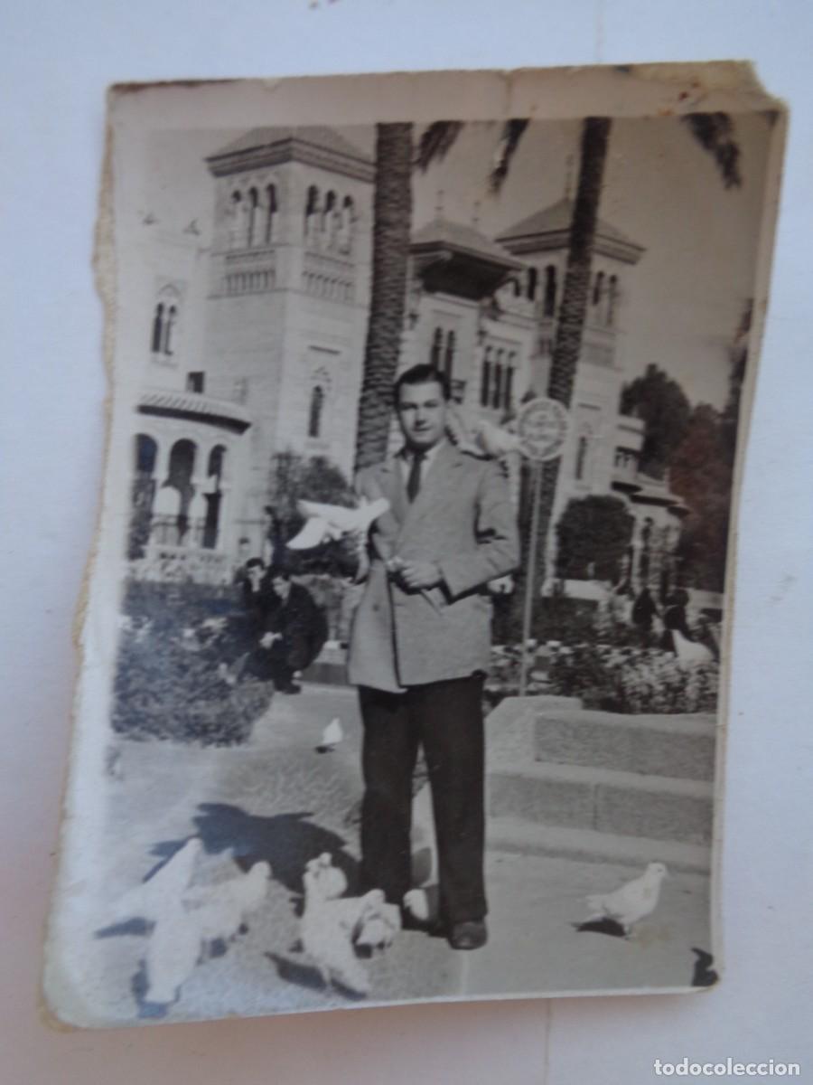 Alte Fotografie: MINUTERO DE FOTOGRAFO CALLEJERO DE SE&Ntilde;OR EN PLAZA DE LAS PALOMAS DE SEVILLA , A&Ntilde;OS 40
