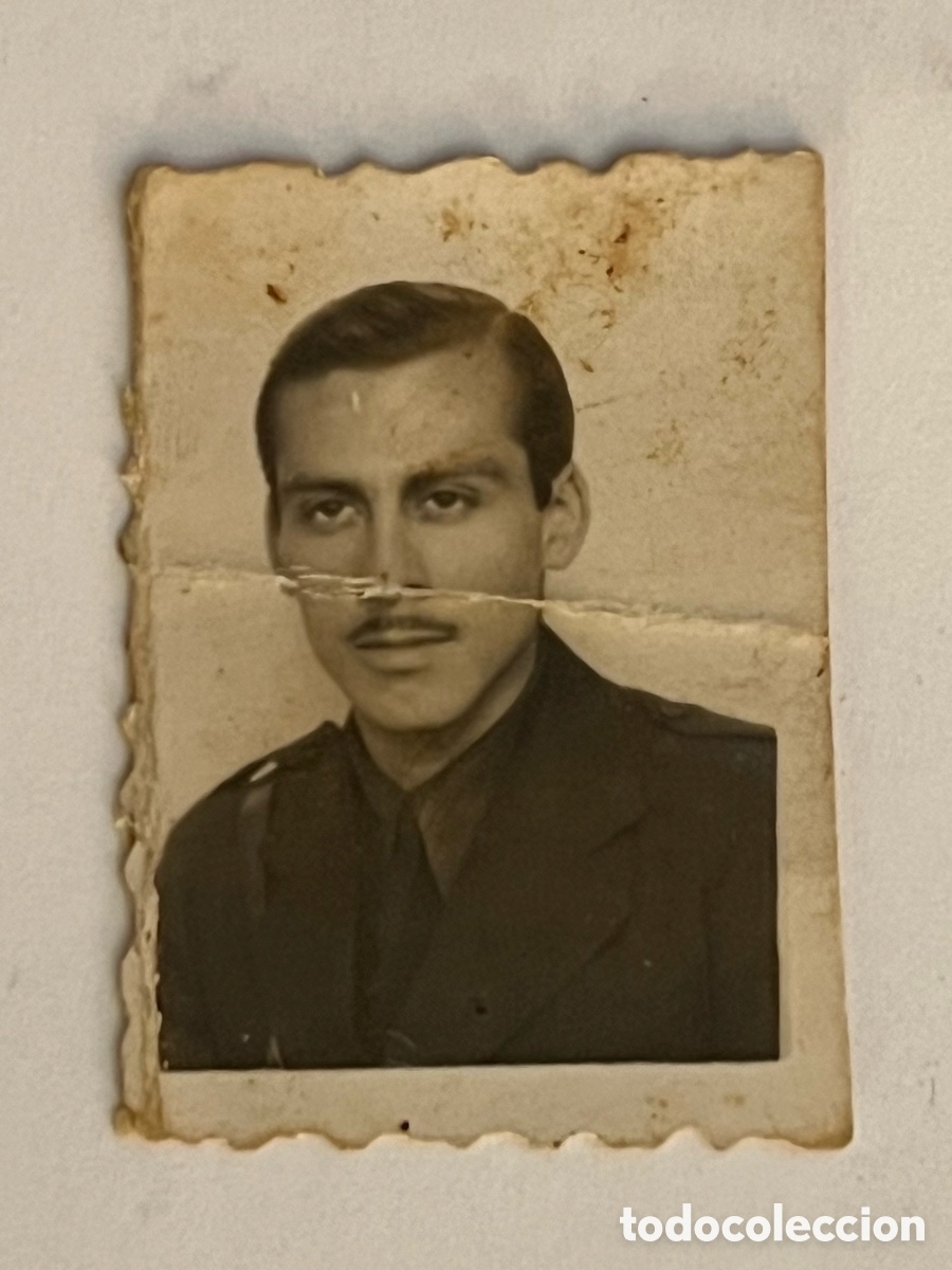 Fotograf&iacute;a antigua: FOTOMATON. Fotograf&iacute;a Joven Falangista (h.1940?) Med&iacute;das: 3 x 4 cm.,