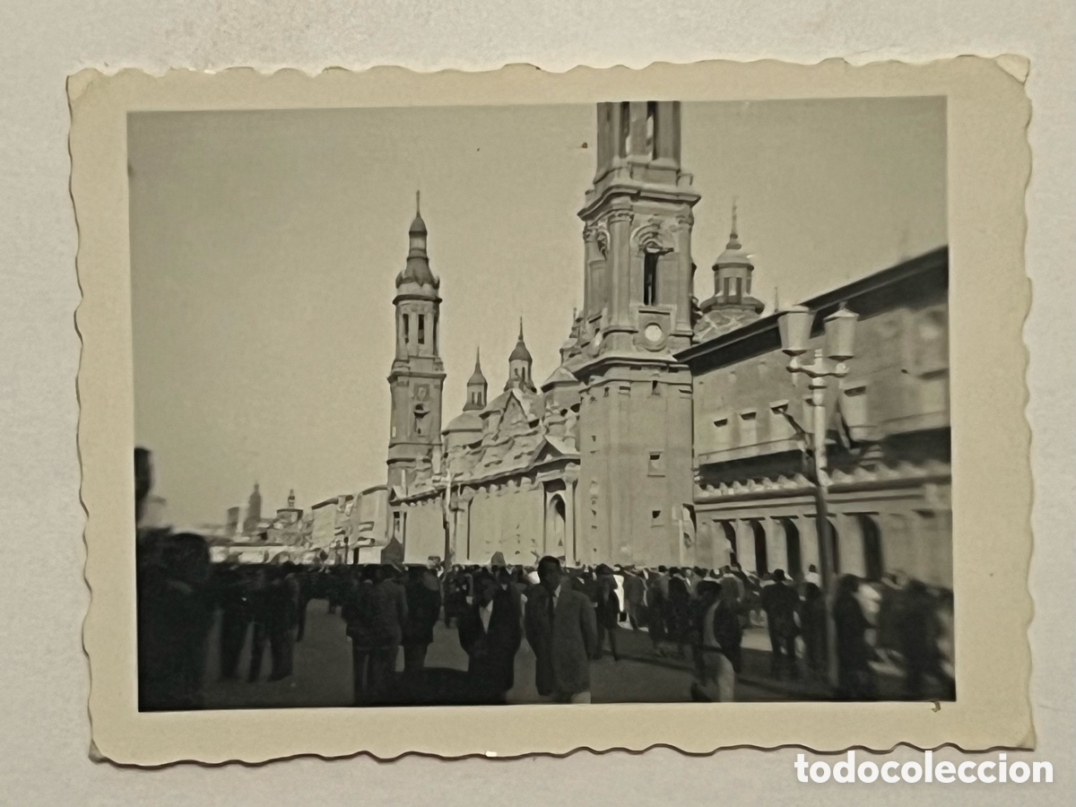 Antique Photography: ZARAGOZA Basilica del Pilar.. a la derecha el Ayuntamiento. Foto Octubre de 1954