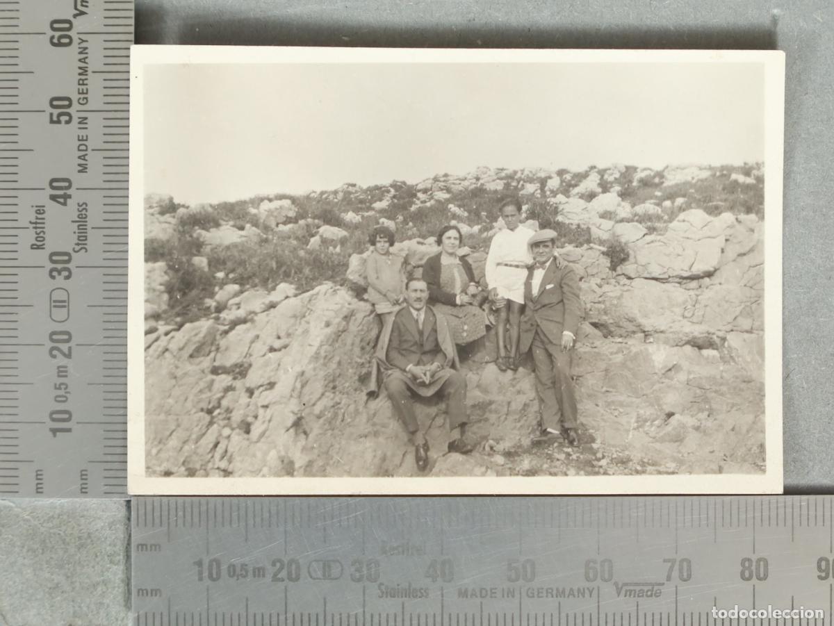 Fotograf&iacute;a antigua: FOTOGRAFIA. Grupo familiar en paisaje rocoso . EXCURSION hacia 1930