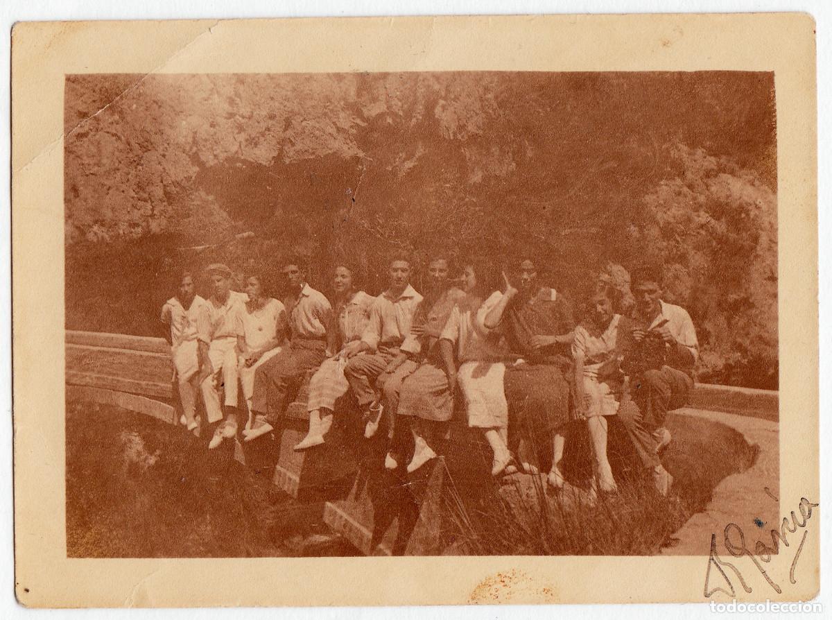 Fotograf&iacute;a antigua: Amigos en el Barranco de la Jarra, Bu&ntilde;ol, Val&egrave;ncia. A&ntilde;os 20 bm