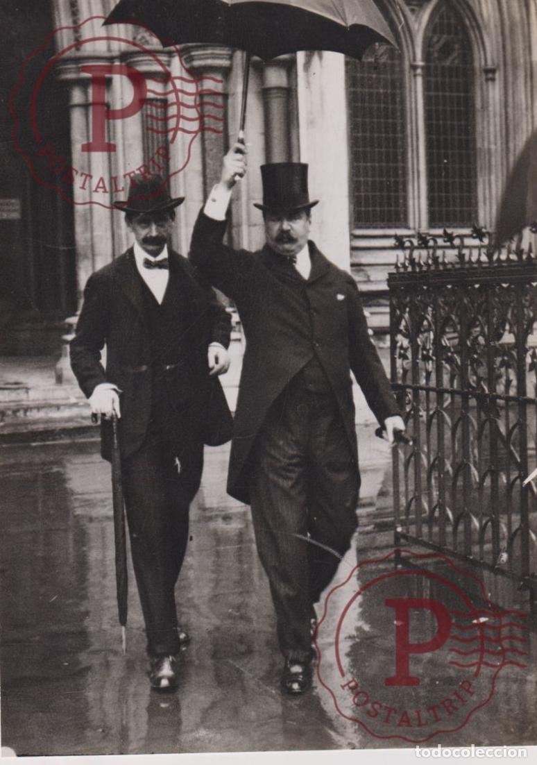 Fotograf&iacute;a antigua: EARL OF DERBY LEAVING LAW COURTS AFTER GIVING EVIDENCE. POLITICO. POLITICIAN. POLITICIEN. +-21X15CM