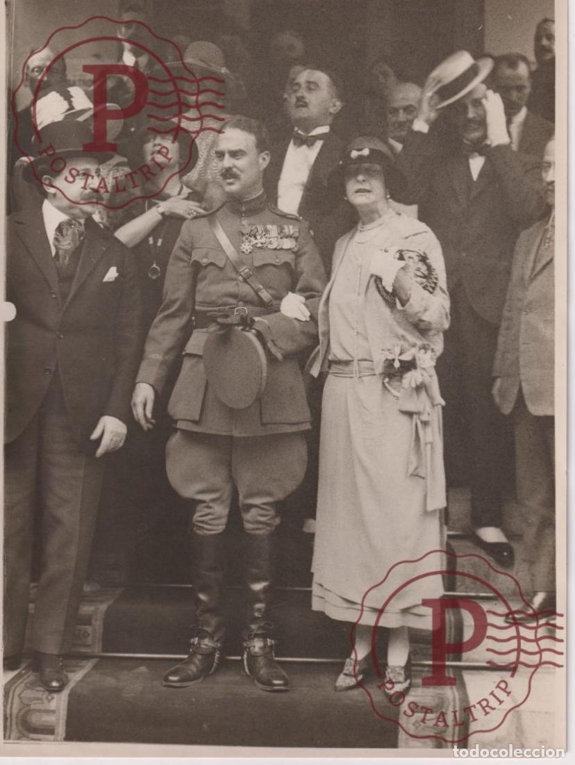 Fotograf&iacute;a antigua: MR WATERS ET MADAM WATERS. GRANPERE ET MERE DE LA MARIEE. +-23.5X17.5CM