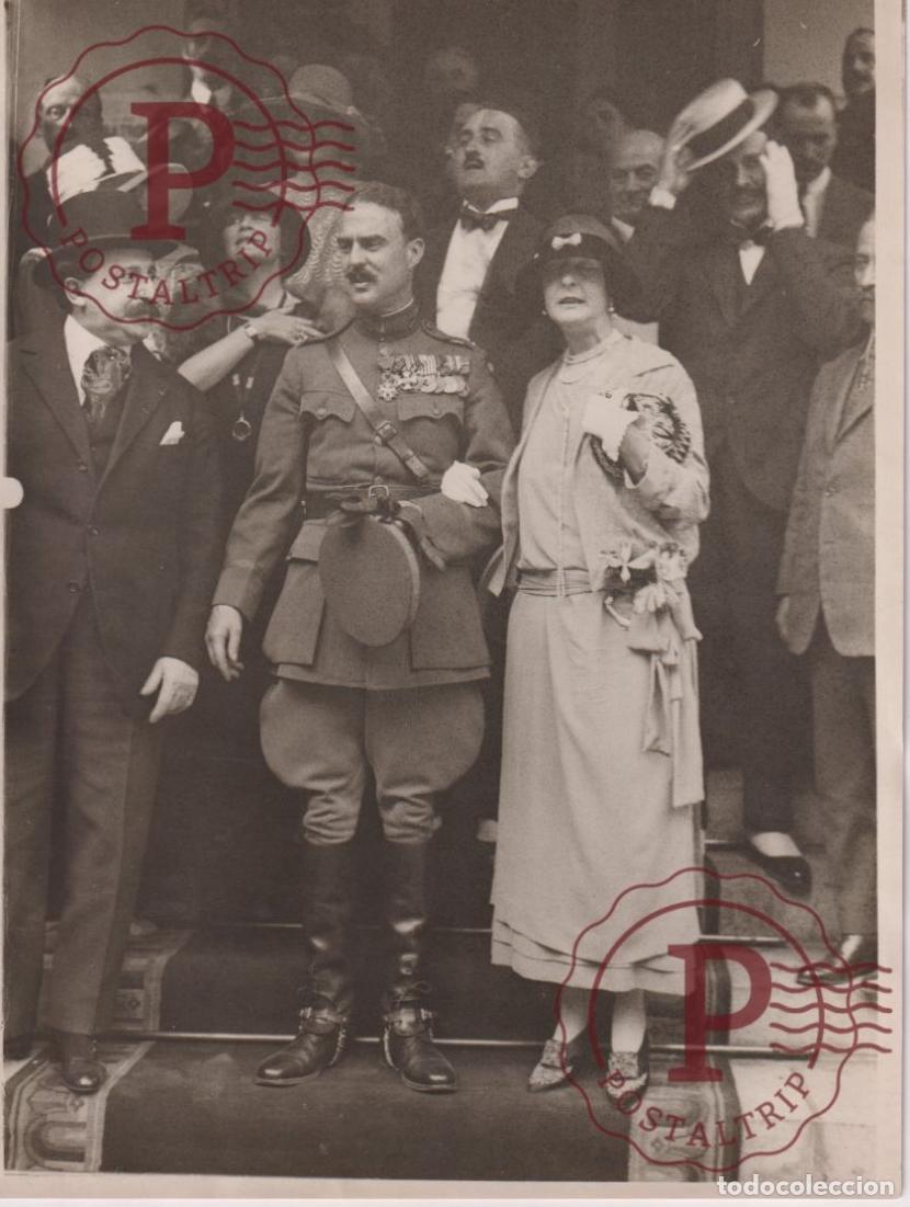 Fotograf&iacute;a antigua: MR WATERS ET MADAM WATERS. GRANPERE ET MERE DE LA MARIEE. +-23.5X17.5CM