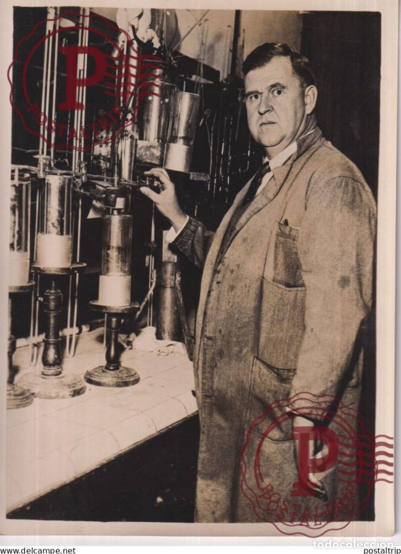 Photographie ancienne: CHIMIE PROFFESSEUR HAROLD BOOTH CLEVELAND OHIO USA 16*12CM press photo SCIENTIST