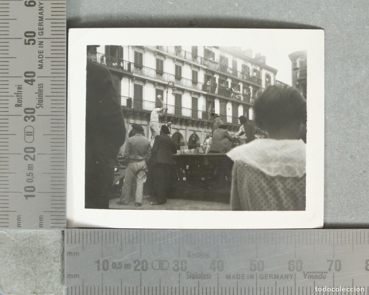 Photographie ancienne: FOTOGRAFIA. COMPETICION AIZKOLARIS. Plaza de la Constituci&oacute;n de San Sebasti&aacute;n hacia 1930