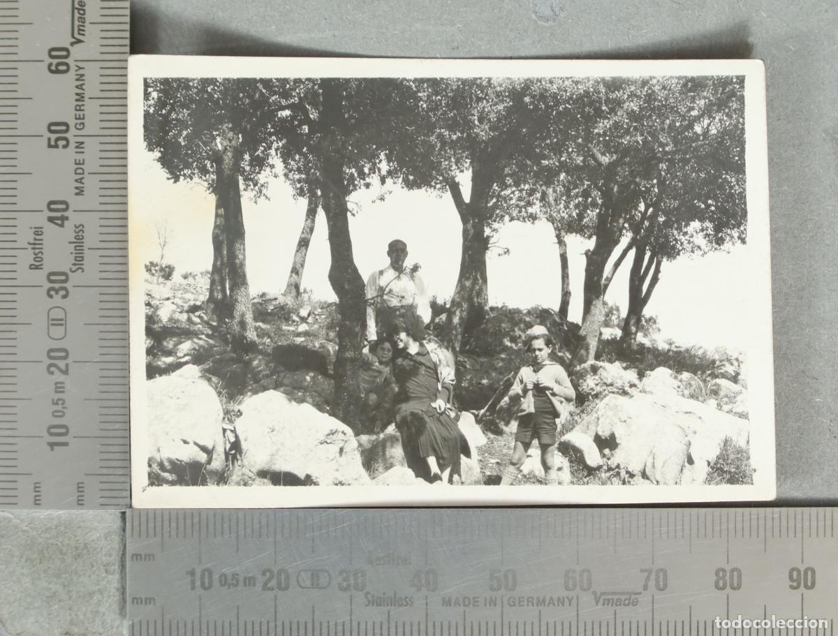 Fotograf&iacute;a antigua: FOTOGRAFIA. Familia bajo los &aacute;rboles hacia 1920