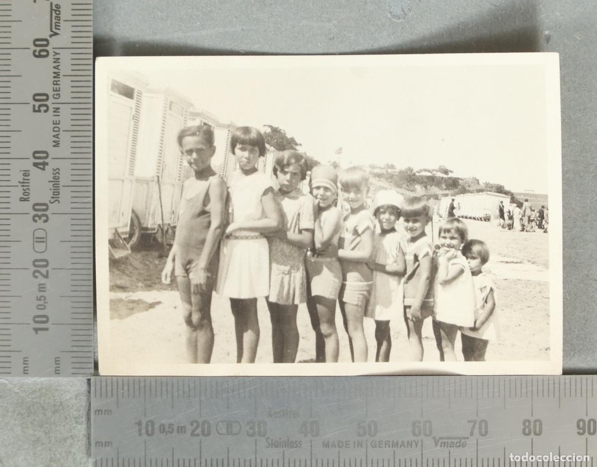 Fotograf&iacute;a antigua: FOTOGRAFIA. Ni&ntilde;os en la playa hacia 1920