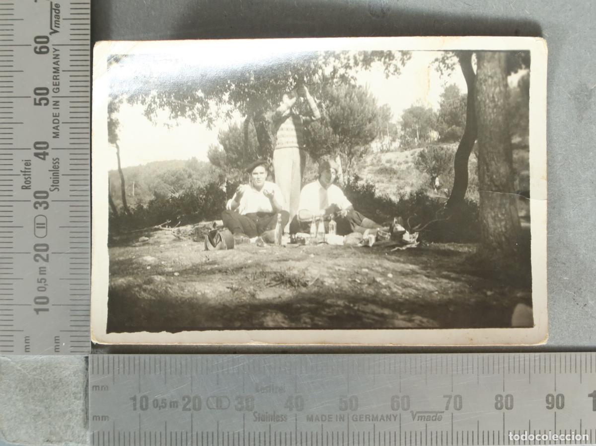 Photographie ancienne: FOTOGRAFIA. Excursionistas merendando en el campo 1931