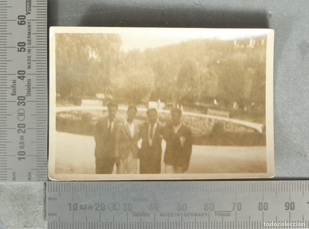 Photographie ancienne: FOTOGRAFIA. Grupo de hombres en un parque 1931