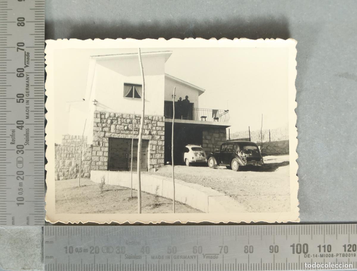 Antique Photography: FOTOGRAFIA. Casa unifamiliar con coches antiguos HACIA 1950
