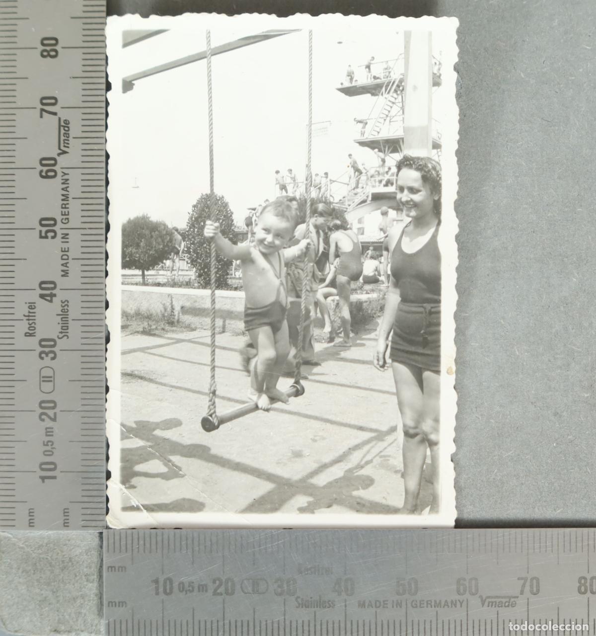 Antique Photography: FOTOGRAFIA. Ni&ntilde;o en columpio y mujer en piscina &iquest;CLUB DEPORTIVO SAN SEBASTIAN BARCELONA?. hacia 1930