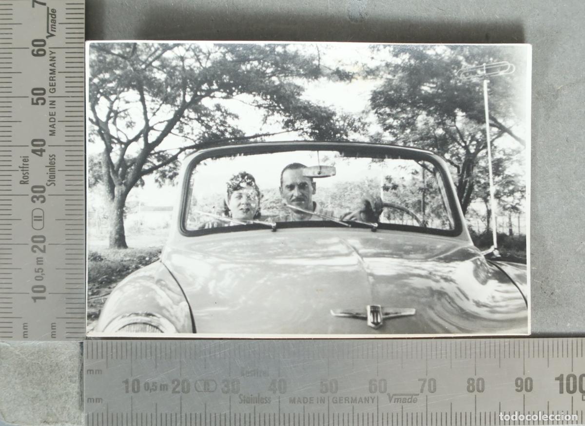 Antique Photography: FOTOGRAFIA. Pareja en coche descapotable HACIA 1950