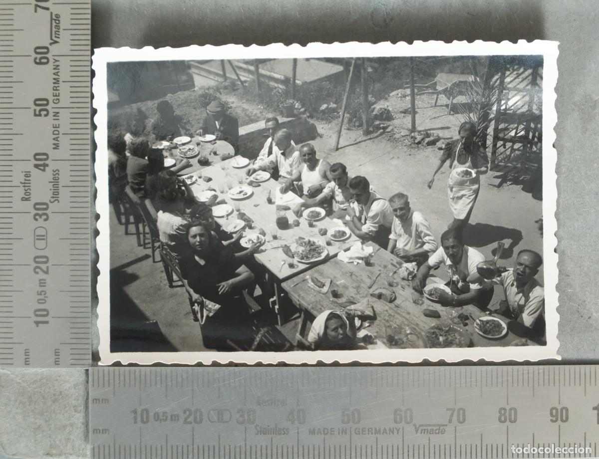 Fotograf&iacute;a antigua: FOTOGRAFIA. Comida popular al aire libre 1942
