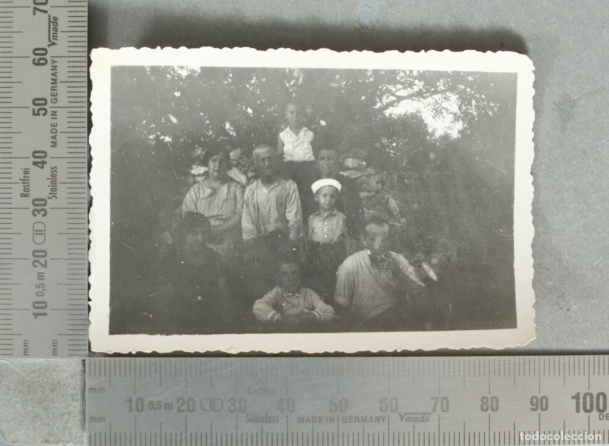 Fotograf&iacute;a antigua: FOTOGRAFIA. familia en el campo hacia 1930