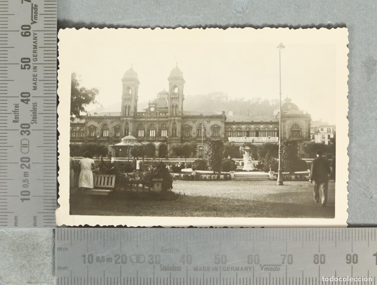 Fotograf&iacute;a antigua: FOTOGRAFIA. San Sebastian - El Casino. CON EXPOSICION DE TAPICES hacia 1930