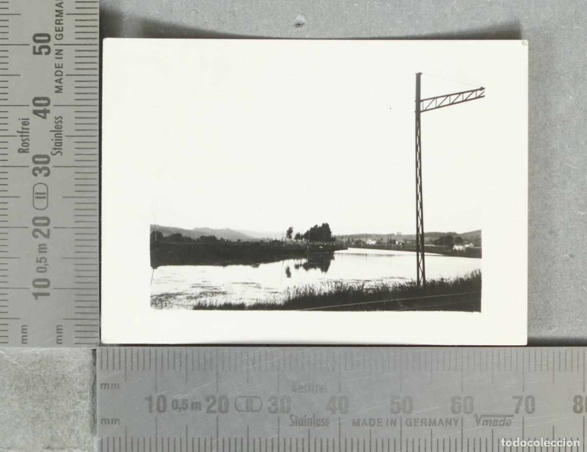 Fotograf&iacute;a antigua: FOTOGRAFIA. Paisaje fluvial con catenaria ferroviaria hacia 1930
