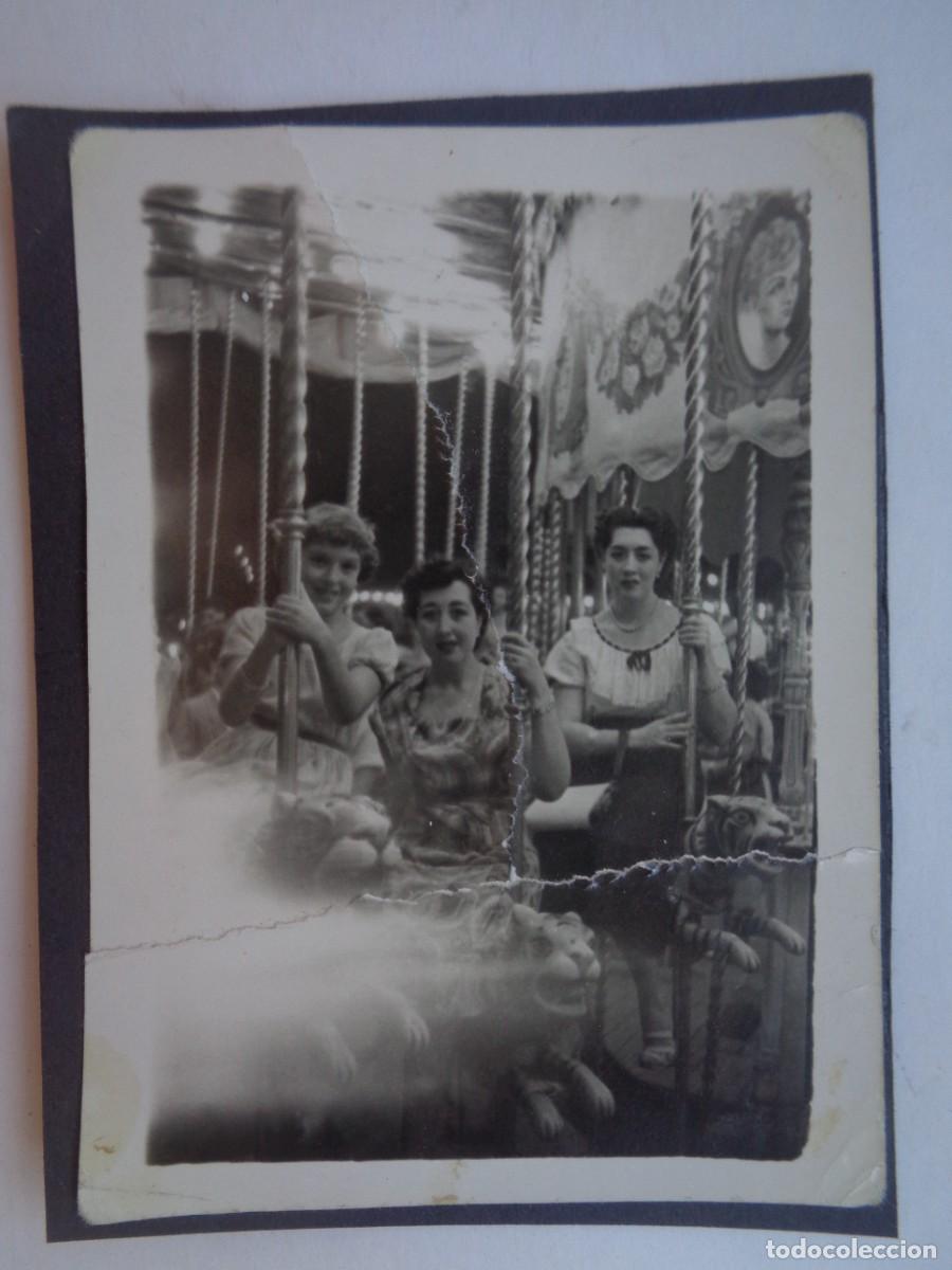 Fotograf&iacute;a antigua: MINUTERO DE FOTOGRAFO DE FERIA DE SE&Ntilde;ORITAS EN EL TIOVIVO , A&Ntilde;OS 40. ROTA Y PEGADA !
