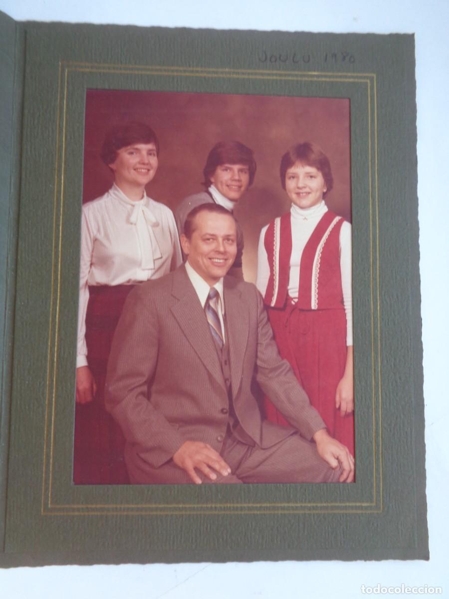 Fotograf&iacute;a antigua: BONITA FOTO DE ESTUDIO DE FAMILIA , 1980. EN CARPETA