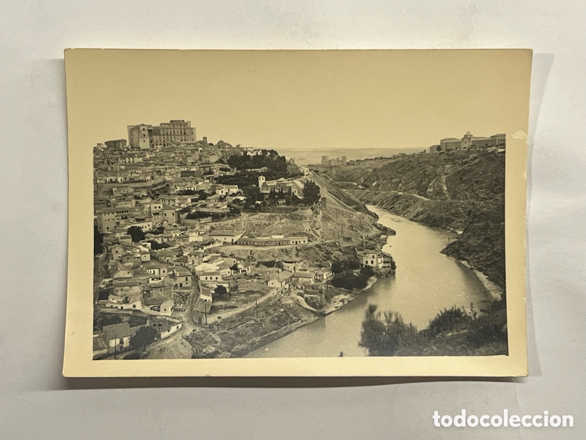 Photographie ancienne: TOLEDO. Fotograf&iacute;a Vista panor&aacute;mica de la Ciudad de las Tres Culturas..(h.1960?) Med&iacute;das: 7,5 x 10,5