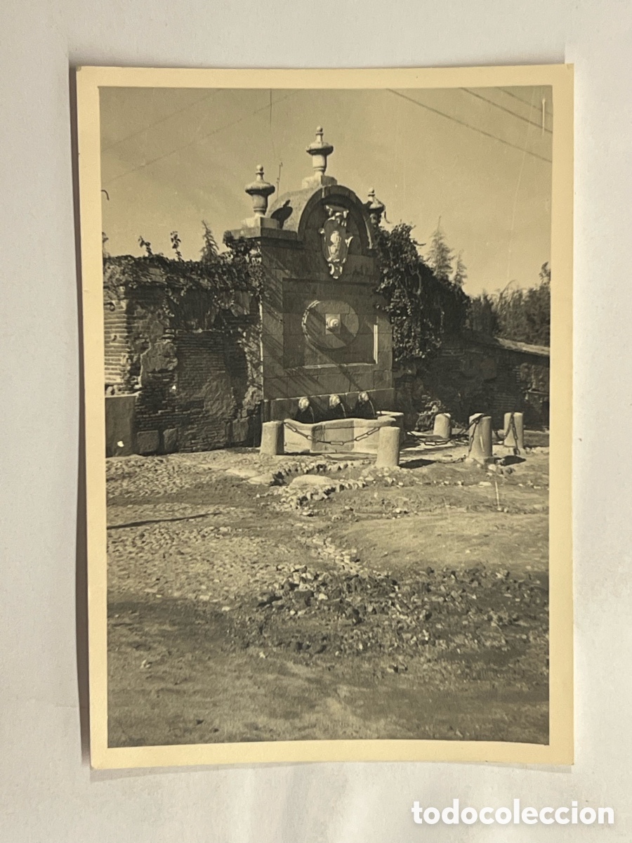 Fotograf&iacute;a antigua: VILLAVICIOSA DE ODON (Madrid) Fotograf&iacute;a Fuente de los Tres Ca&ntilde;os, Noviembre de 1958