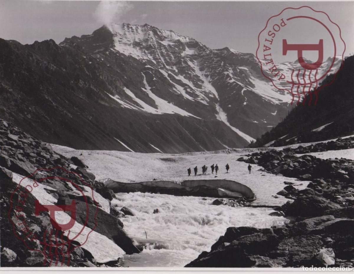 Antique Photography: ASIA. INDIA. INDE. KASHMIR. A SNOW BRIDGE ON THE WAY TO KOLOHOI GLACIER. PHOTO FOTO. +- 23X18CM