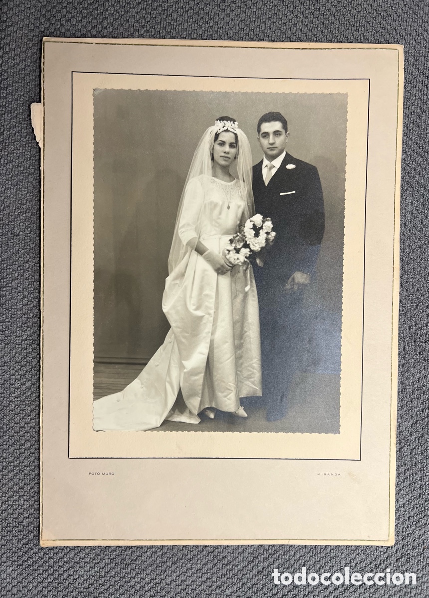 Antique Photography: MIRANDA DE EBRO. Foto Muro, Estudio fotogr&aacute;fico.. NOS CASAMOS, Alfonso y Mar&iacute;a (h.1960?) 24 x 34
