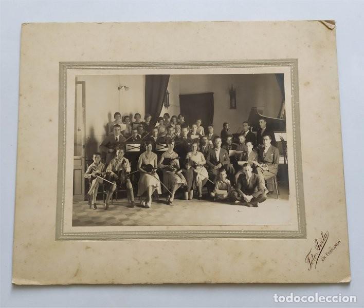Fotograf&iacute;a antigua: Fotograf&iacute;a de agrupaci&oacute;n musical y coral. Foto &Aacute;vila. San Fernando (C&aacute;diz) H. 1920-30