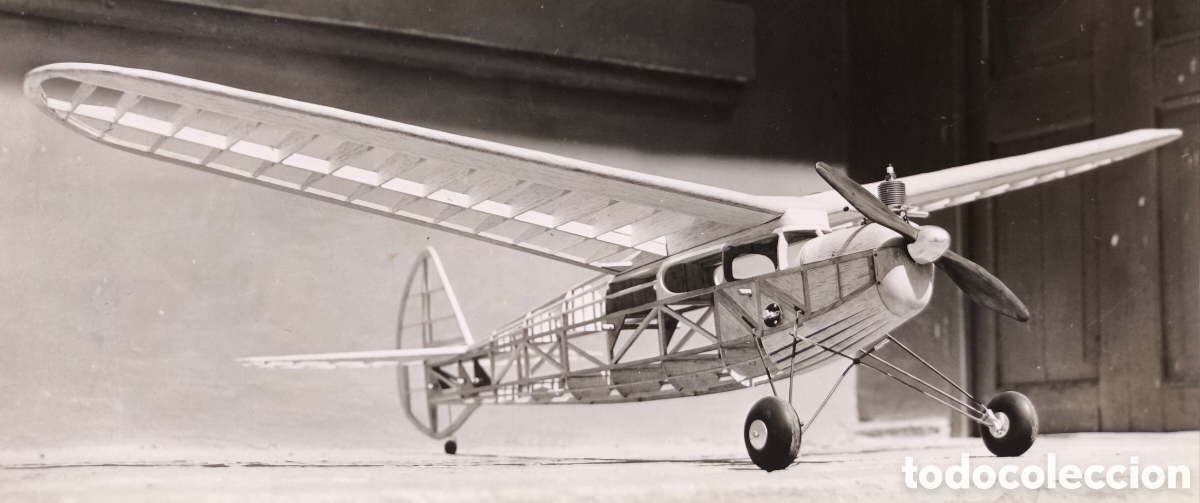 Alte Fotografie: AEROMODELISMO AEROPLANO MOTOR EXPLOSI&Oacute;N ARMAZON FOTOGRAF&Iacute;A C. 1955
