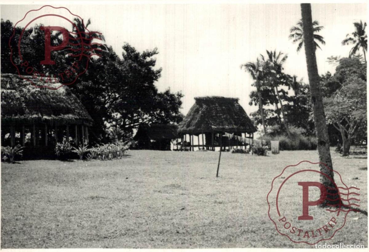 Fotograf&iacute;a antigua: OCEANIA OCEANIE. VILLAGE AUX SAMOA. +- 11.5X8.5CM