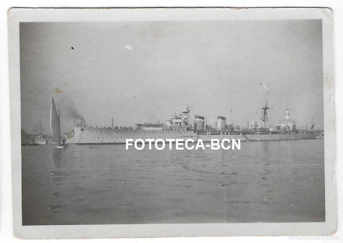 Fotograf&iacute;a antigua: FOTO ORIGINAL PUERTO DE BARCELONA BARCO DE GUERRA CRUCERO LIGERO CLASE CERVERA A&Ntilde;OS 20