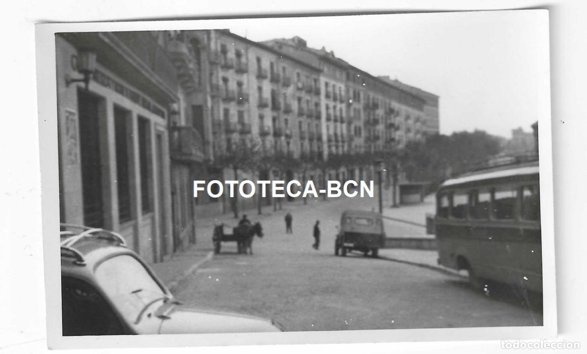 Fotograf&iacute;a antigua: FOTO ORIGINAL TERUEL PASEO DEL OVALO AUTOCAR CARRO A&Ntilde;O 1959