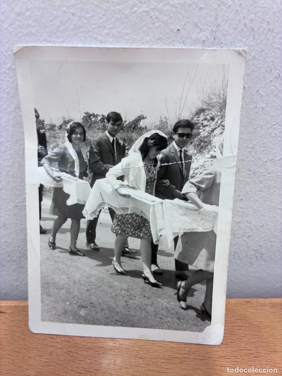 Fotograf&iacute;a antigua: FOTO ANTIGUA 7,6 x 10,8 CM. CATALUNYA, POSIBLE EL VENDRELL, FESTA DEL PA BENEIT, CIRCA 50'S-60'S.