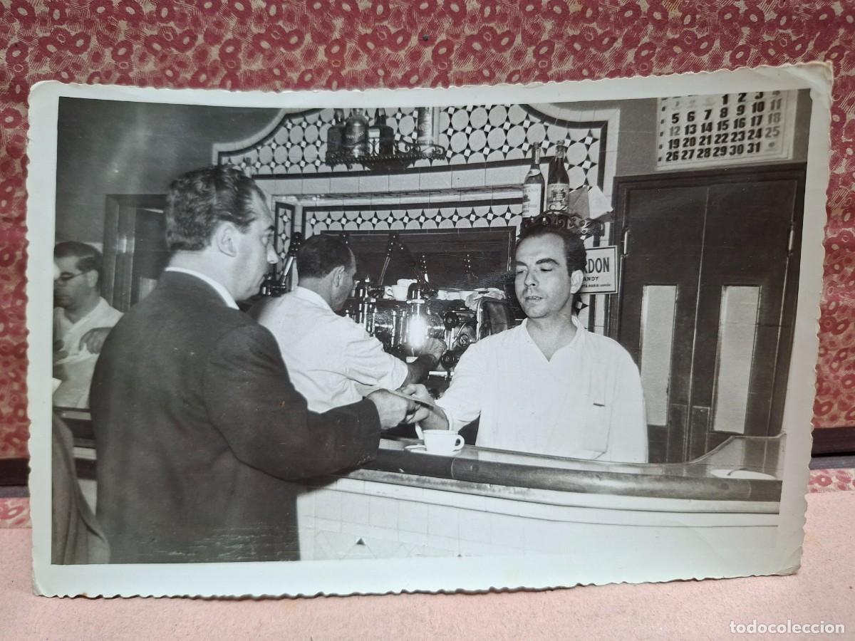Fotograf&iacute;a antigua: ANTIGUA FOTOGRAFIA INTERIOR COMERCIO BAR MURCIA SELLO ALBA