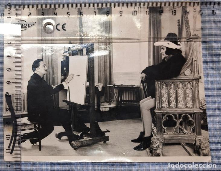 Fotograf&iacute;a antigua: Fotograf&iacute;a Dal&iacute; con Laurence Oliver. Cifra Gr&aacute;fica. Madrid.